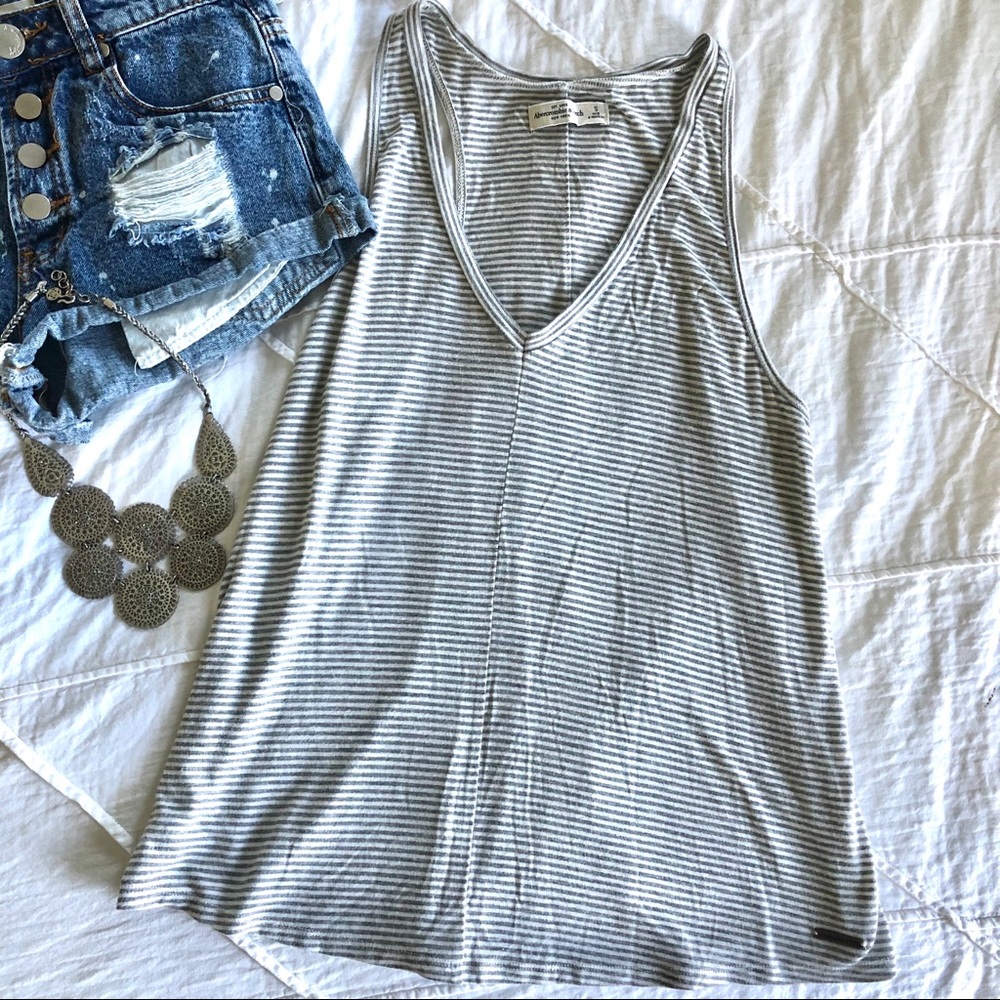 ABERCROMBIE & FITCH Stripped V-Neck Tank Top